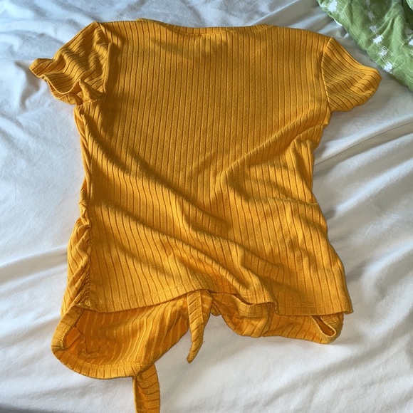 Forever 21 S Cute yellow fashion top - Picture 2 of 4